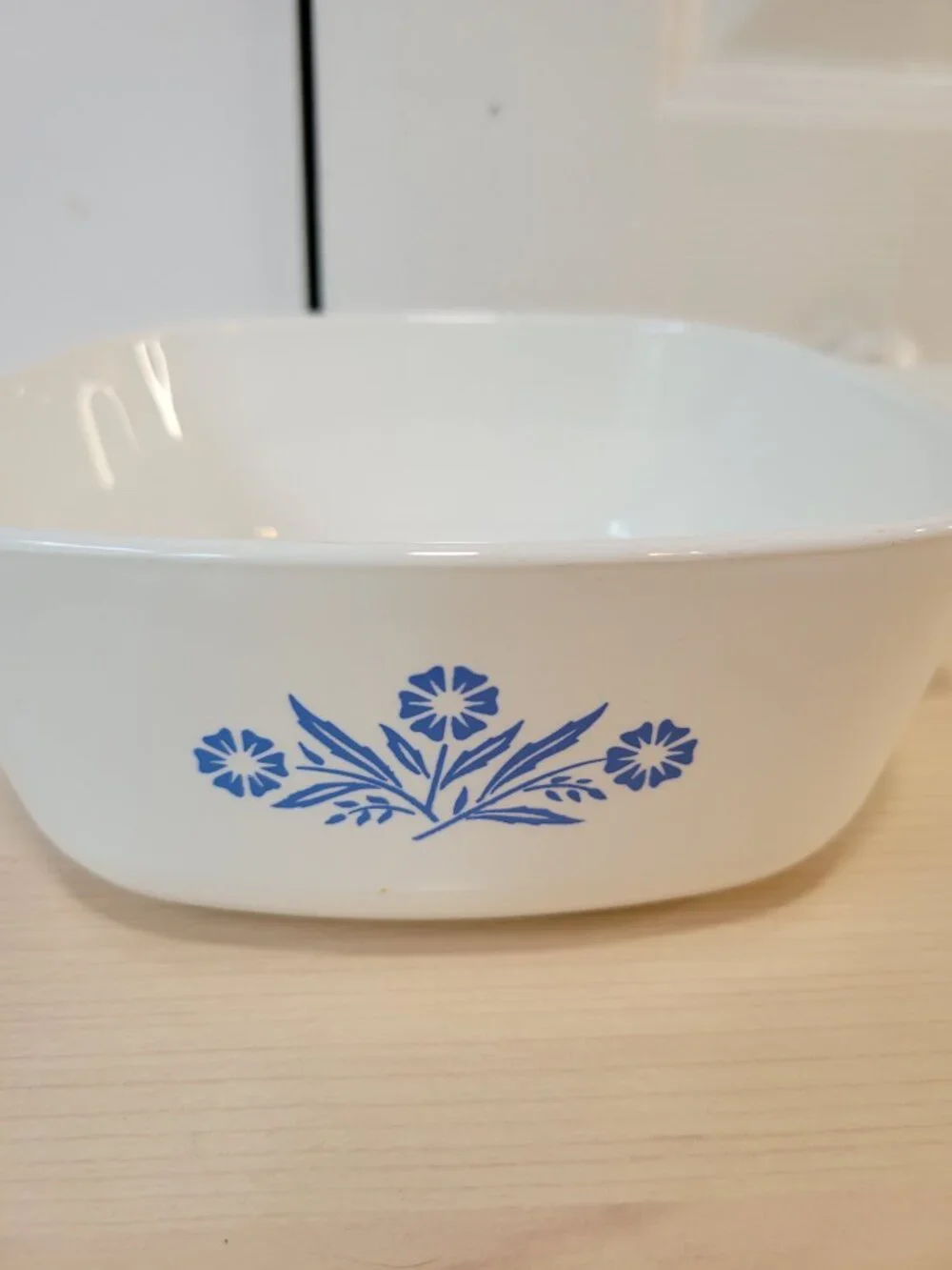 Vintage CORNINGWARE Blue Cornflower 1.5-Quart Casserole Dish w/ Damaged Lid Knob